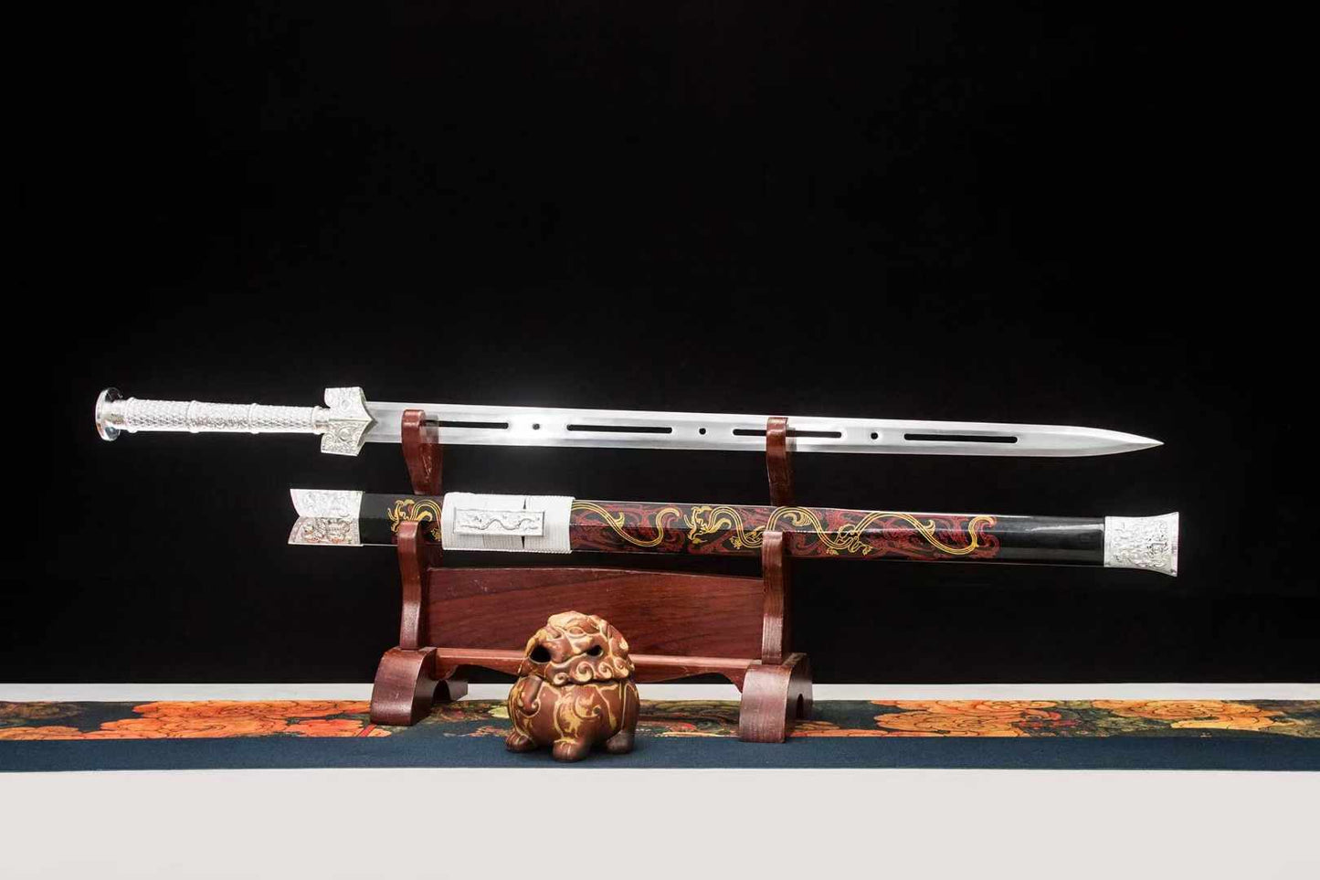 Northern Abyss Lacquered Scabbard Openwork Han Sword