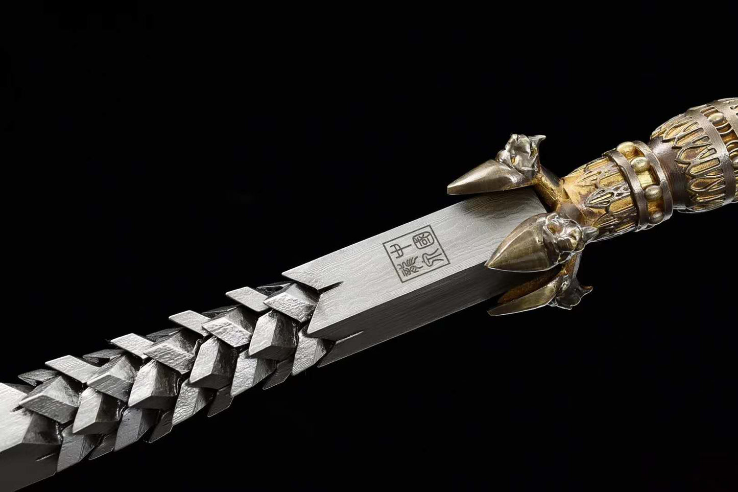 Hand Forged Dragon Scale Sword breaker 609 Pattern Steel